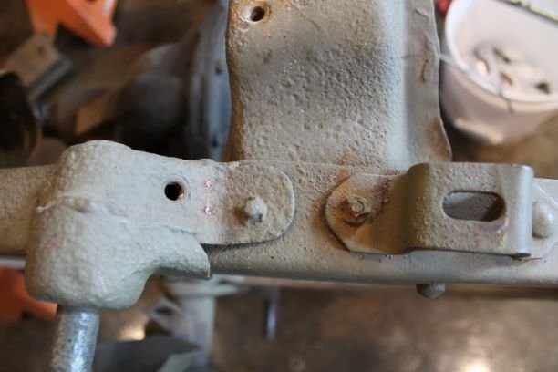 right side shock mount