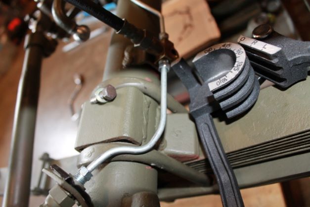 front axle short line to left brake